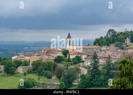 Vista panoramica del villaggio medievale di Lautrec in Francia Foto Stock