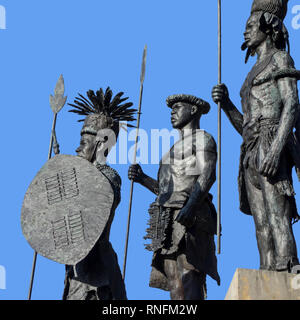 Gruppo scultoreo del Congo, presumo da Tom Frantzen al AfricaMuseum / Museo Reale per l'Africa Centrale a Tervuren, Brabante Fiammingo, Belgio Foto Stock