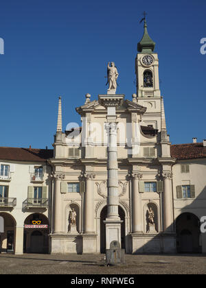 VENARIA, Italia - circa Febbraio 2019: Piazza SS Annunziata Foto Stock