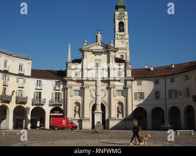 VENARIA, Italia - circa Febbraio 2019: Piazza SS Annunziata Foto Stock