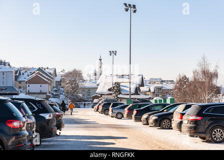 Parcheggio auto in Hauser Kaibling uno dell'Austria top ski resorts 44 impianti di risalita 123 chilometri di piste da sci, parcheggio auto, asservita 4 montagne Foto Stock