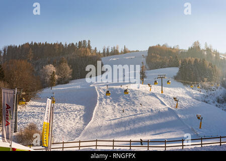 Stazione di sci Hauser Kaibling uno dell'Austria top ski resorts: 44 impianti di risalita, 123 km di piste da sci, parcheggio, Schladminger interconnessi 4 montagne Foto Stock