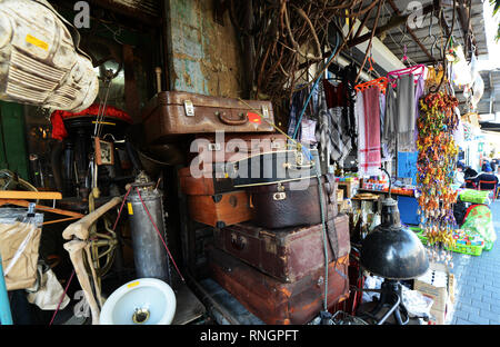 Il vivace mercato delle pulci a Jaffa, Israele. Foto Stock