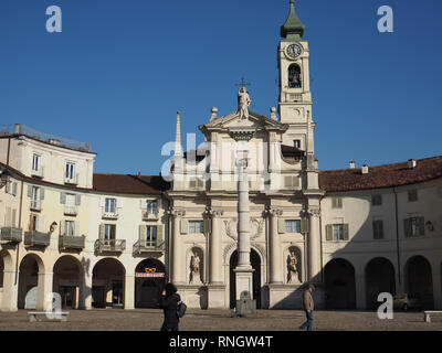 VENARIA, Italia - circa Febbraio 2019: Piazza SS Annunziata Foto Stock