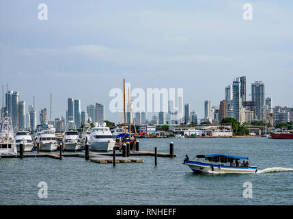 Vista sulla Bahia de las animas verso Bocagrande, Cartagena, Dipartimento di Bolivar, Colombia Foto Stock