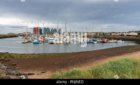 Camminare, Northumberland, England, Regno Unito - 10 Settembre 2018: barche nel camminare Marina Foto Stock