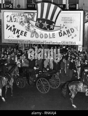 James Cagney Yankee Doodle Dandy 1942 New York Premiere Movie Theater anteriore cinematografica Warner Bros Foto Stock