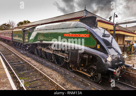 L'A4 dominio del Pacifico del Sud Africa a Ramsbottom stazione. La East Lancashire Railway autunno gala vapore Ott 2014. Foto Stock