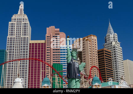 Il New York-New York Hotel & Casino, e Tropicana Avenue, Las Vegas (Città di Las Vegas, Nevada, Stati Uniti. Foto Stock