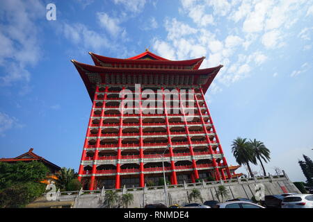 Grand Hotel (Yuanshan Grande Hotel) è un punto di riferimento situato a Yuanshan nel distretto di Zhongshan, Taipei, Taiwan. Foto Stock