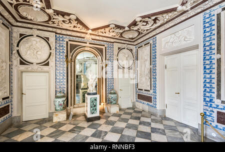 Il bagno, in Bathhouse Palazzo sull'isola aka Palazzo sull'acqua, al Parco Lazienki a Varsavia, Polonia Foto Stock