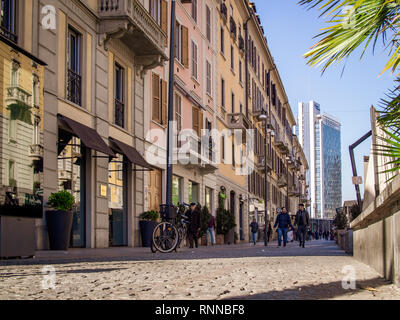 Milano, Italia-febbraio 13, 2019: Via Corso Como nella giornata di sole Foto Stock
