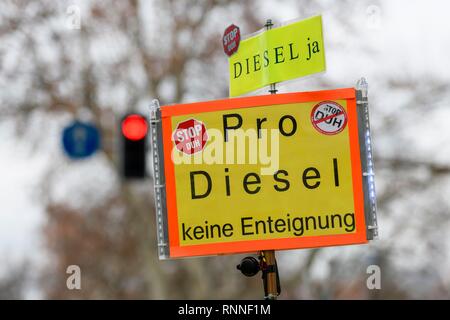 Manifestazione contro il divieto di guida diesel dal 01.02.2019 a Stoccarda, Baden-Württemberg, Germania Foto Stock