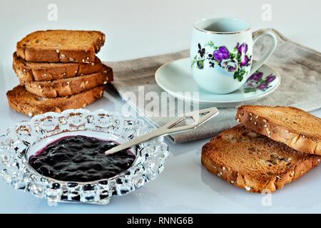 Fette biscottate e caffè marmellata da sopra Foto Stock