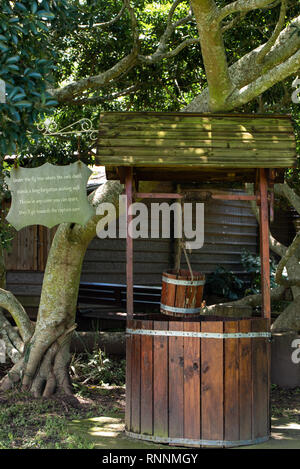Un Wishing Well utilizzato per raccogliere le donazioni all'African Raptor Centre, Natal Midlands, Sud Africa. Foto Stock