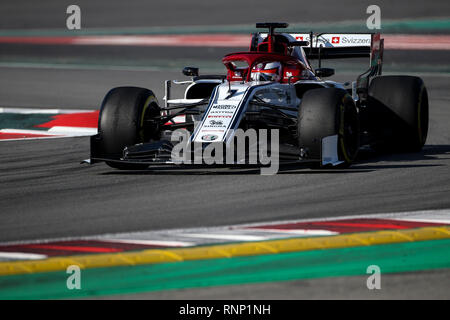 Montmelo, Spagna. 18 Febbraio, 2019. KIMI RAIKKONEN di Alfa Romeo Racing rigidi durante il 2019 FIA del Campionato del Mondo di Formula 1 test pre stagione sul circuito de Barcelona-Catalunya a Montmelò, Spagna. Credito: James Gasperotti/ZUMA filo/Alamy Live News Foto Stock