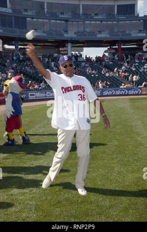 New York, New York, Stati Uniti d'America. 22 Luglio, 2007. Brooklyn cicloni onore Don Newcombe ex Brooklyn Dodger a cicloni gioco. 7 -22 - 07 . - 2007 .K53916BCO Credito: Bruce Cotler/Globe foto/ZUMAPRESS.com/Alamy Live News Foto Stock