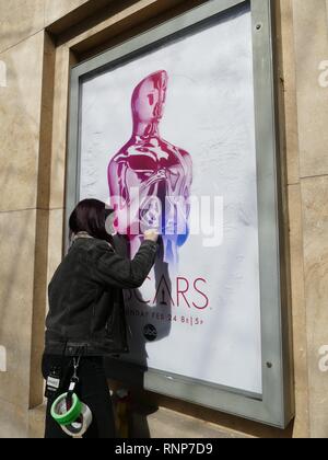 Los Angeles, Stati Uniti d'America. 19 Feb, 2019. I preparativi per l'Oscar nella parte anteriore del Dolby Theatre lungo la Hollywood Boulevard. Il 91Oscar cerimonia avrà luogo il 24.02.2019. (A dpa " Conto alla rovescia per l'Oscar - Scrutini saranno conteggiati' dal 20.02.2019) Credito: Barbara Munker/dpa/Alamy Live News Foto Stock