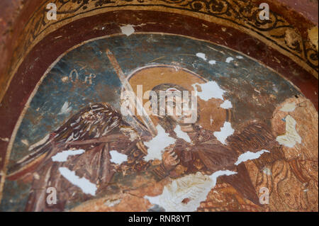 San Michele Arcangelo grotta chiesa, Radozda, Macedonia Foto Stock