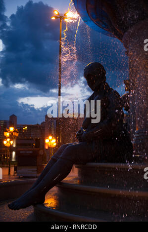 Fontana delle madri di Macedonia, Karpos ribellione della piazza, Skopje, Macedonia Foto Stock