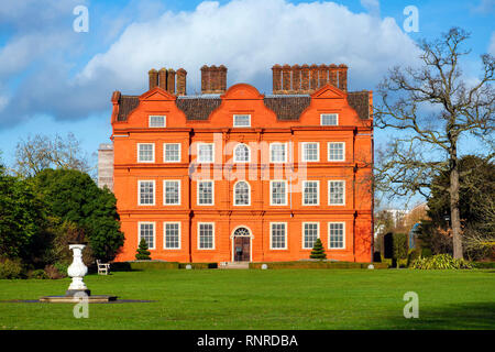 Il Kew Palace dove la famiglia reale utilizzato per soggiornare durante la visita di Kew Gardens, Londra, Inghilterra, Regno Unito. Foto Stock