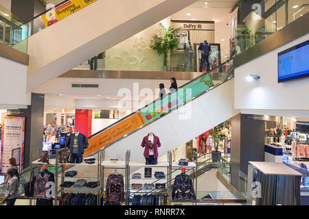 PATTAYA, Tailandia - 22 febbraio 2016: all'interno del Festival centrale di Pattaya. Festival Central Pattaya Beach è un centro commerciale per lo shopping di Pattaya, Thailandia. Foto Stock