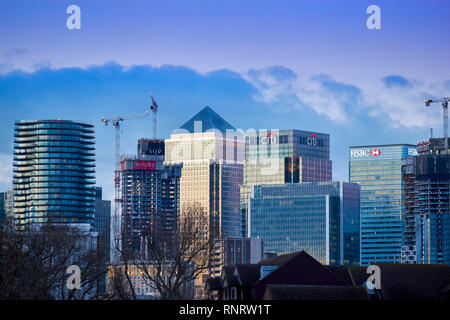 LONDON Canary Wharf da GREEWICH con luce spettacolari e la sera le nuvole Foto Stock