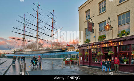 LONDON GREENWICH GIPSY MOTH PUBLIC HOUSE E IL CUTTY SARK clipper del tè Foto Stock