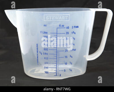 Stewart 2 pinte / 1 litro di plastica caraffa di misurazione Foto Stock