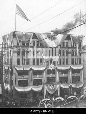 Celebrazione in Pioneer Square in onore del ritorno dei volontari dallo spagnolo guerra americana che mostra la vita reciproca (HESTER 349). Foto Stock