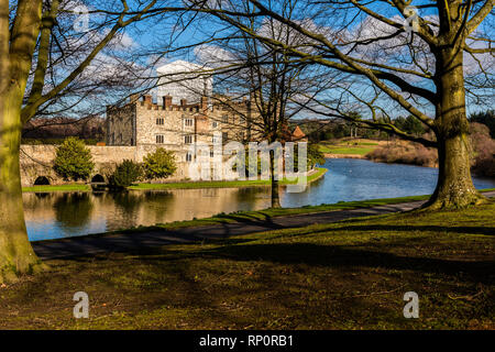 Il castello di Leeds vicino a Maidstone nel Kent, Inghilterra Foto Stock