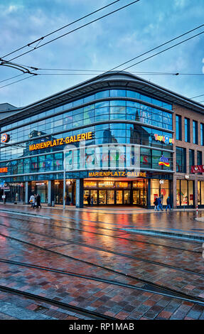 Apollo Optik a Marienplatz nella città vecchia di Schwerin. Meclenburgo-pomerania Occidentale, Germania Foto Stock