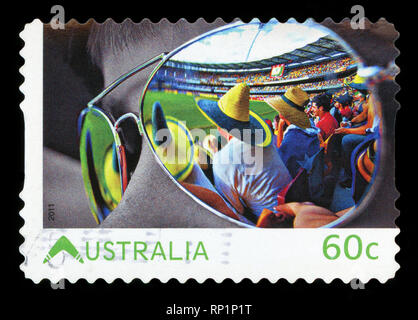 AUSTRALIA - circa 2011: un timbro stampato in Australia mostra la partita di rugby dal lato sostenitore, circa 2011. Foto Stock