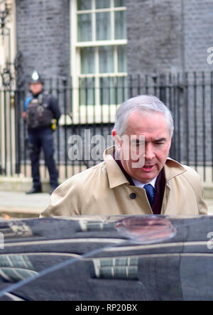 Geoffrey Cox QC MP, Procuratore generale, lasciando dopo una riunione del gabinetto di Downing Street 19 Feb 2019 Foto Stock