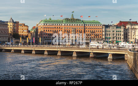 Stoccolma, Svezia - 3 Maggio 2016: Grand Hotel esterno, paesaggio urbano della città di Stoccolma, foto scattata da Gamla Stan isola Foto Stock