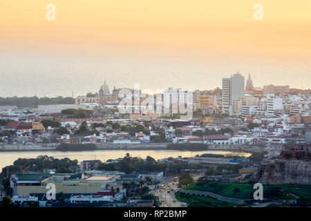 Vista in elevazione della storica città di Cartagena, caraibi, colombia Foto Stock