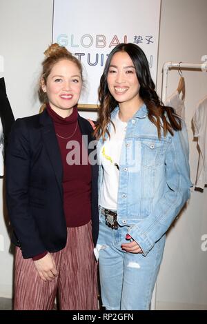 Erika Christensen, Yizhou presso gli arrivi per intuizione globale della campagna di lancio di ospitati da Yizhou, Fred Segal Sunset Blvd, West Hollywood, CA il 18 febbraio 2019. Foto di: Priscilla concedere/Everett Collection Foto Stock