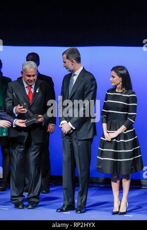 Madrid, Spagna. Xx Febbraio 2019. Il re Filippo VI di Spagna, Regina Letizia di Spagna frequentare la consegna al re Filippo VI di Spagna del 'World Peace & Liberty Award' durante la sessione di chiusura della 'Legge Mondiale Congresso (WLC)" del "World Jurist Association (WJA)" presso il Teatro Reale a febbraio 20, 2019 a Madrid, Spagna. Credito: Jimmy Olsen/Media punzone ***Nessuna Spagna***/Alamy Live News Foto Stock