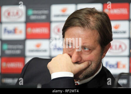 Kiev, Ucraina. Xx Febbraio 2019. Olympiacos' head coach Pedro Martins visto in occasione di una conferenza stampa presso lo stadio Olimpiyskiy a Kiev in Ucraina.Olympiacos FC dovrà affrontare la Dynamo Kyiv alla UEFA Europa League Soccer match on 21 febbraio presso l'Olimpiyskiy Stadium di Kiev. Credito: Pavlo Gonchar SOPA/images/ZUMA filo/Alamy Live News Foto Stock