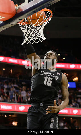 Febbraio 20, 2019: Georgetown Hoyas centro (15) Jessie Govan schiacciate durante una NCAA di pallacanestro degli uomini di gioco tra il Georgetown Hoyas e Villanova Wildcats al capitale una Arena in Washington, DC Justin Cooper/CSM Foto Stock