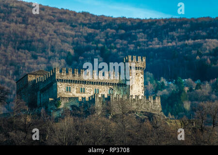 Sasso Corbaro (aka., Untervaldo, Santa Barbara) Castello, Bellinzona, la città capitale della Svizzera meridionale del Cantone Ticino. Un patrimonio mondiale herita Foto Stock