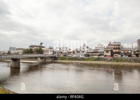 Fiume Kamo a Kyoto in Giappone Foto Stock