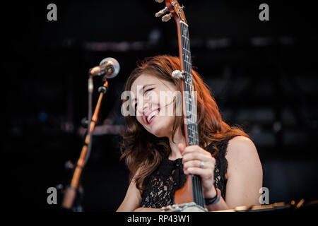 La band canadese il Wailin' Jannyes esegue un concerto dal vivo presso il Danish folk, blues e il festival della musica country Tønder Festival 2015. La band è composta da Ruth Moody (nella foto), Nicky Mehta e Heather Masse. Danimarca, 29/08 2015. Ad eccezione della Danimarca. Foto Stock