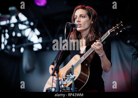 La band canadese il Wailin' Jannyes esegue un concerto dal vivo presso il Danish folk, blues e il festival della musica country Tønder Festival 2015. La band è composta da Ruth Moody, Nicky Mehta (foto) e Heather Masse. Danimarca, 29/08 2015. Ad eccezione della Danimarca. Foto Stock