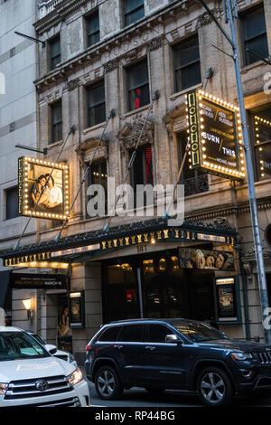 Hudson Theatre Marquee 'Burn quest' presso il Millennium Broadway Hotel New York STATI UNITI D'AMERICA Foto Stock