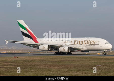 A6-EOZ Airbus A380 di Emirates con partenza dall'aeroporto di Francoforte 07/02/2018 Foto Stock