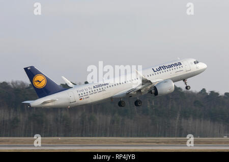 D-AINC Airbus A320Neo di Lufthansa con partenza dall'aeroporto di Francoforte 07/02/2018 Foto Stock