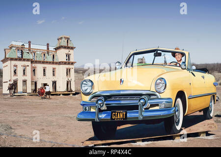 Cut-out effige del protagonista James Dean, parte dell'aria aperta mostra sul sito in Texas occidentale dove il gigante del filmato è stato girato Foto Stock