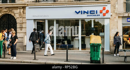 Parigi, Francia - Oct 13, 2018: VINCI immobilier office agente immobiliare in Via Parigi Foto Stock