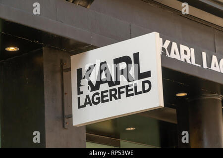 Il Karl Lagerfeld designer store nel quartiere di Soho di New York martedì, 19 febbraio 2019. Lagerfeld è morto oggi a Parigi all'età di 85. (© Richard B. Levine) Foto Stock